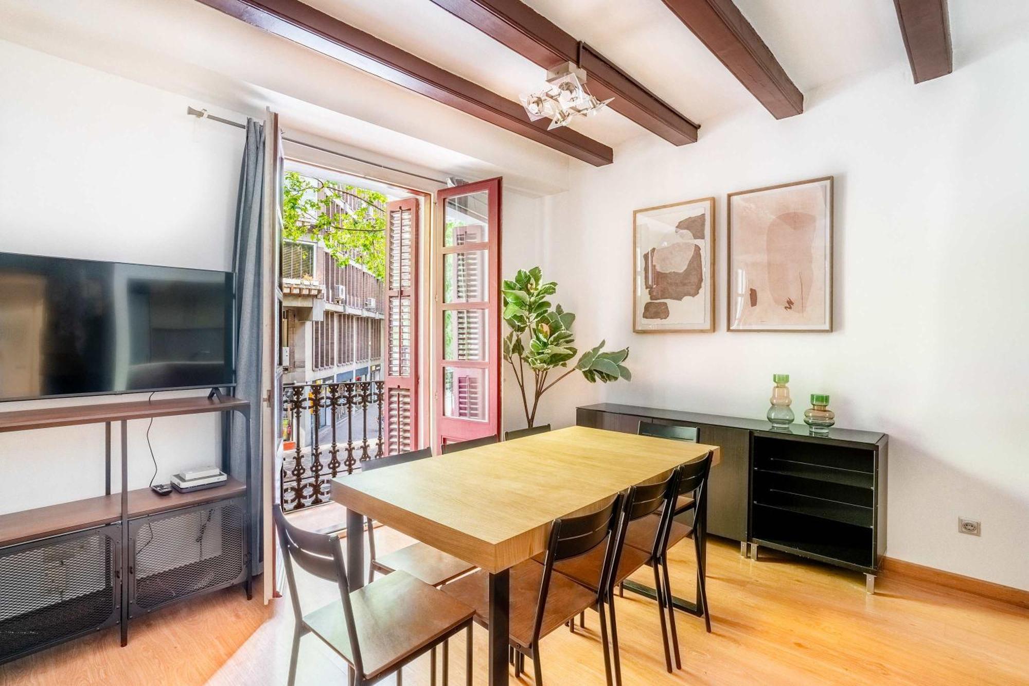 Pl Universitat Comfortable 3bd With Private Patio Appartamento Barcellona