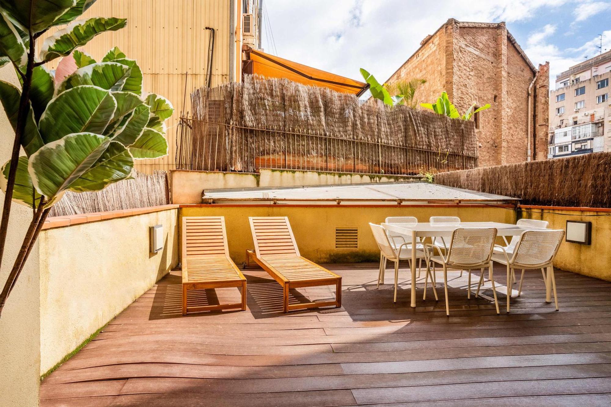 Pl Universitat Comfortable 3bd With Private Patio * Barcellona