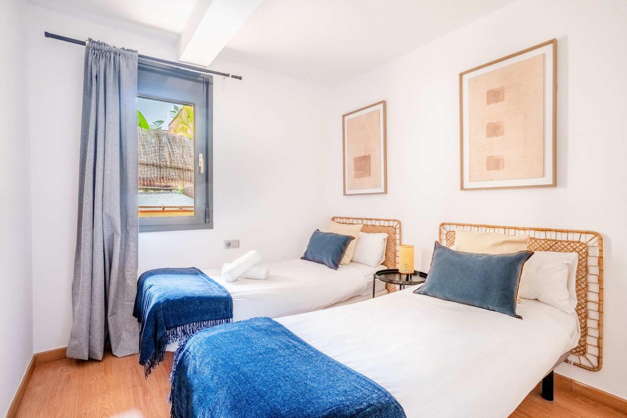 Pl Universitat Comfortable 3bd With Private Patio Appartamento